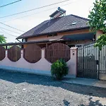 Vila Jun 3*