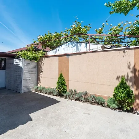 Vila Jun Guest house *