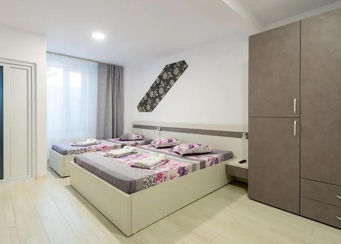 Vila Jun 3* إيفوري نورد