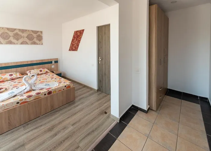 Vila Jun بيت ضيافة